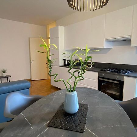 The Little Duck - Modern Apartment With Balcony Como Eksteriør bilde