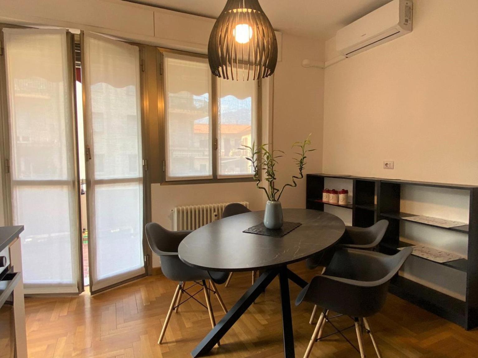The Little Duck - Modern Apartment With Balcony Como Eksteriør bilde