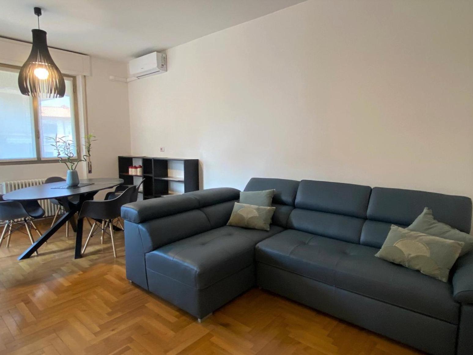 The Little Duck - Modern Apartment With Balcony Como Eksteriør bilde