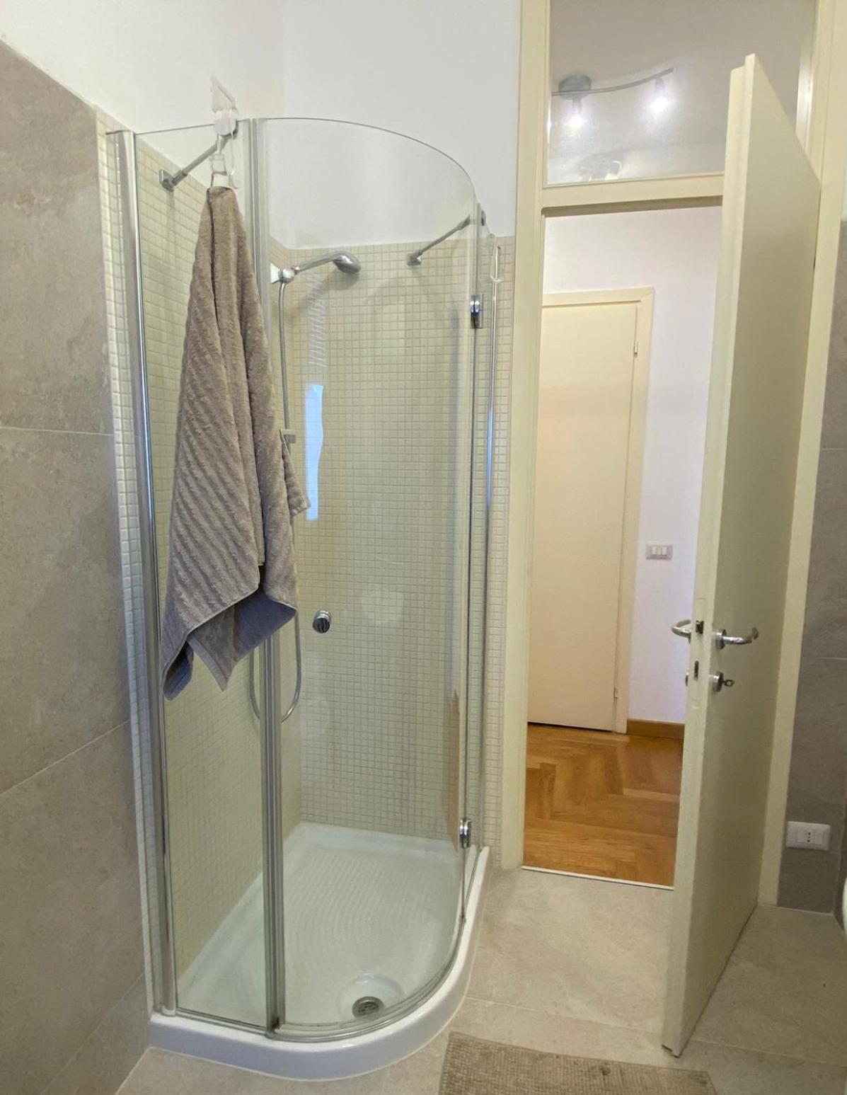 The Little Duck - Modern Apartment With Balcony Como Eksteriør bilde